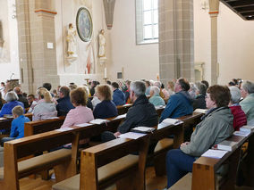 Vorstellung der Kommunionkinder in St. Crescentius (Foto: Karl-Franz Thiede)